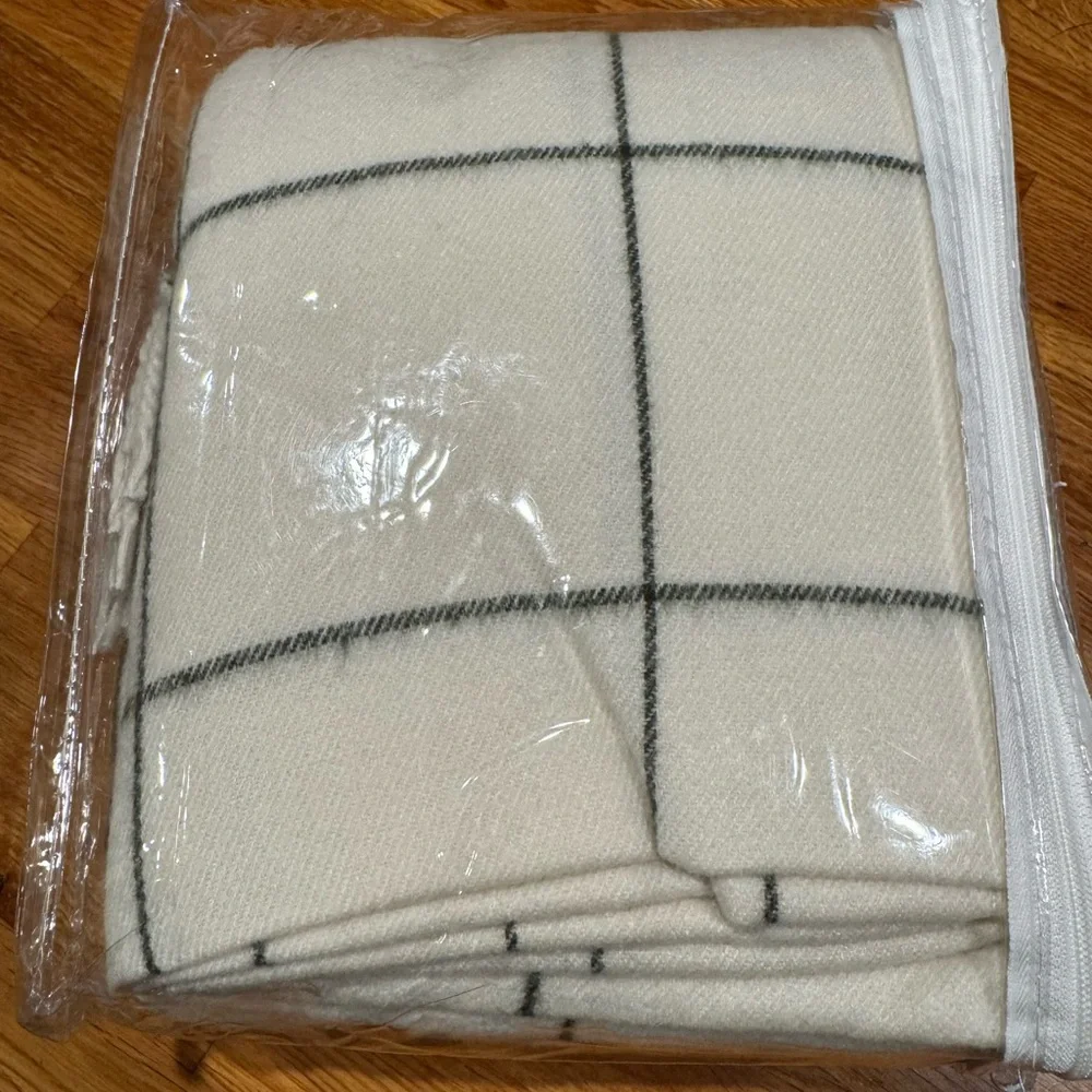Cream and Black Plaid Throw Blanket